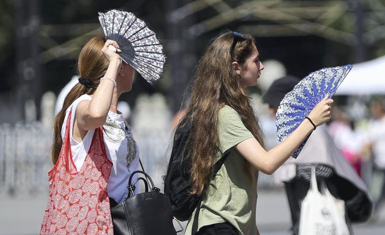 Meteoroloji hava durumu: Doğu’da kuvvetli yağış, batı’da sıcaklık artışı