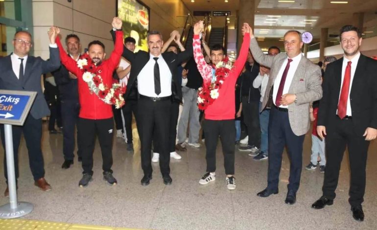 Milli Halterci Ramazan Efe Yılmaz, Dünya Şampiyonasından Madalyalarla Döndü
