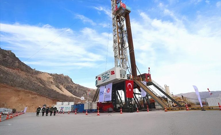 Milyarlarca varillik petrol rezervi umudu