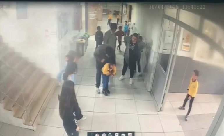Müdür Yardımcısı, Nefes Borusuna Yiyecek Kaçan Öğrenciyi Kurtardı