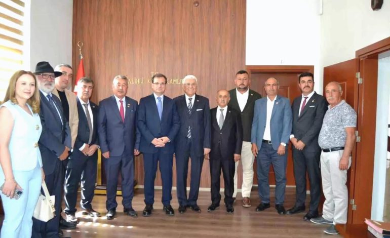 Muhtarlar Federasyonu Genel Başkanı Salihli’de Temaslarda Bulundu
