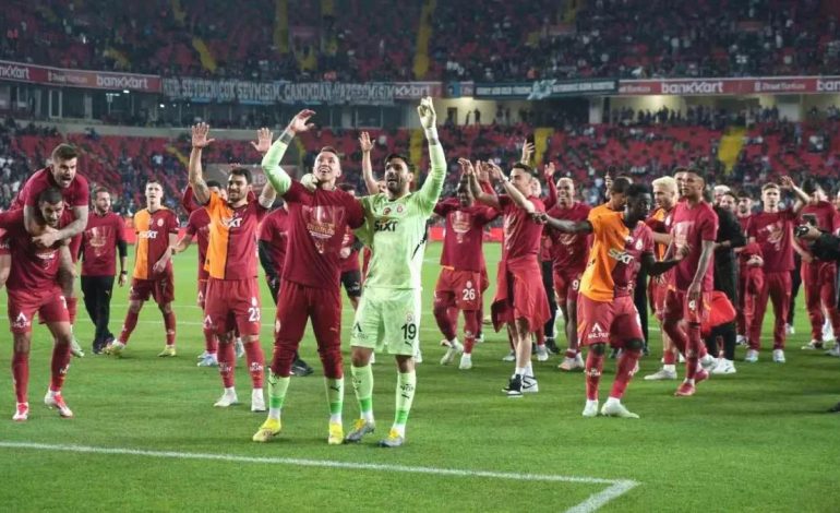 Muslera, 18. Kupasını Kazandı