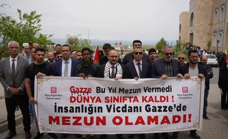 Muş’ta Öğrenciler Gazze İçin Yürüdü