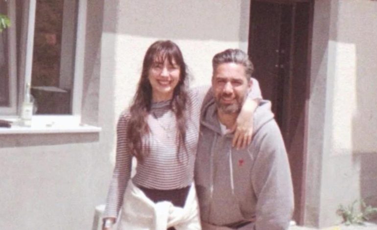Neslihan Atagül’den oğlu Aziz ile yeni poz