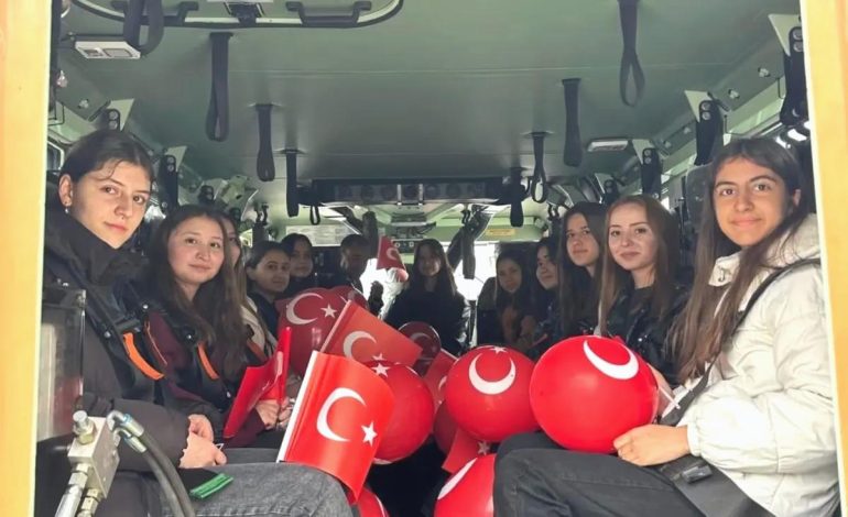 Öğrenciler Jandarma Ulaştırma Eğitim Merkezi’ni Ziyaret Etti