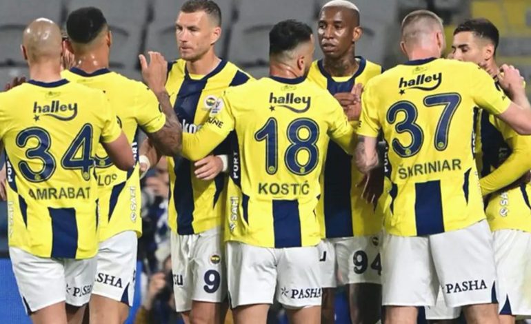 Olaylı maçta Kanarya’dan kritik galibiyet! Fenerbahçe, RAMS Başakşehir’i 4 golle devirdi