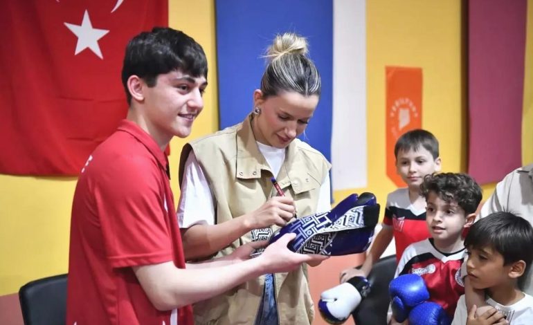Olimpiyat İkincisi Hatice Akbaş, Genç Sporcularla Buluştu