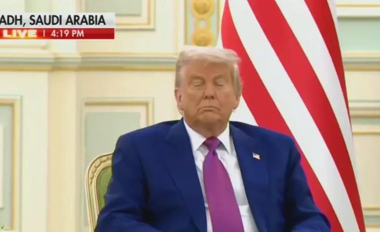 Orta Doğu turuna çıkan Trump, ilk durağı Suudi Arabistan’da yorgun düştü