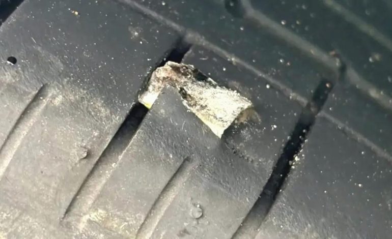 Otoyolda Metal Dökümü Trafiği Felç Etti