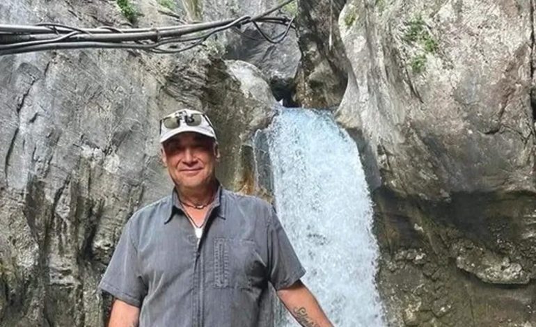 Oyuncu Mehmet Serdar Sulukahya sosyal medyadan tanıştığı kadın tarafından bıçaklandı
