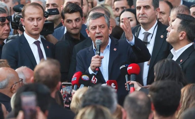 Özgür Özel, Saldırı Girişimine Tepki Gösterdi