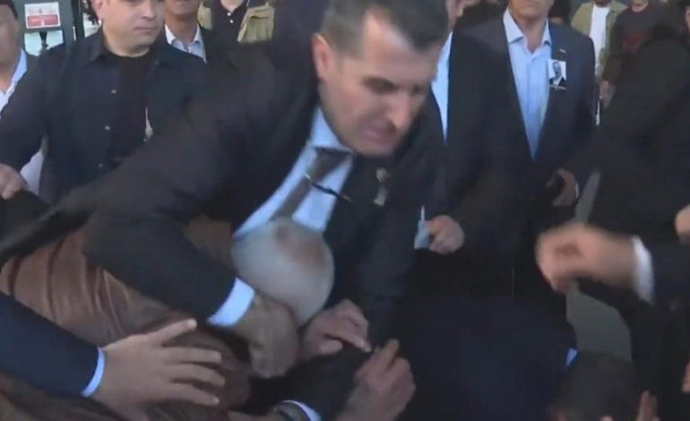 Özgür Özel’e saldırıda dikkat çeken detay: O müdürü valiliğe şikayet ettiler