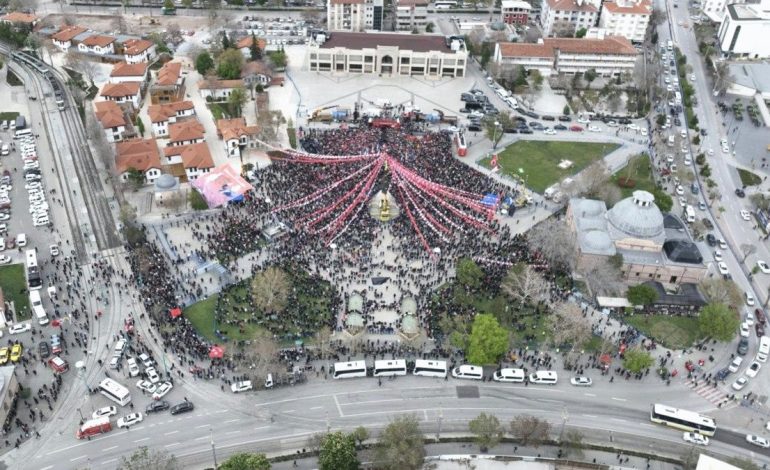 Özgür Özel’in Konya’da miting yaptığı alan boş kaldı