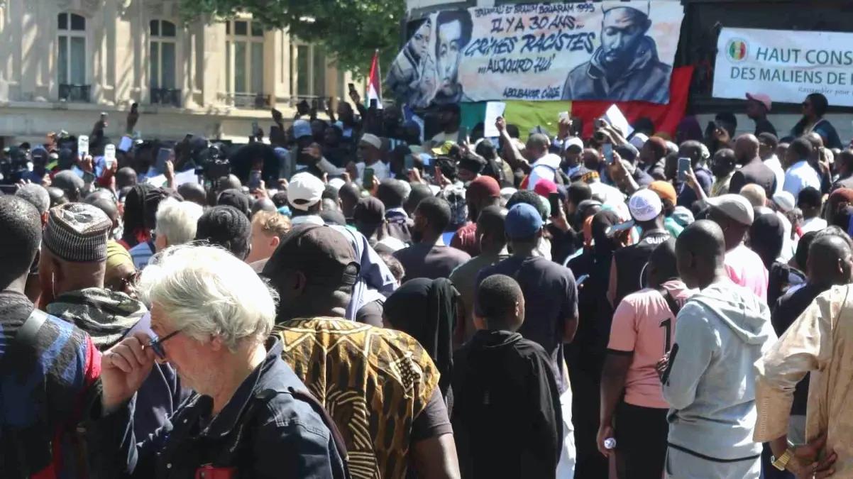 Paris’te Aboubakar Cisse İçin Sessiz Protesto