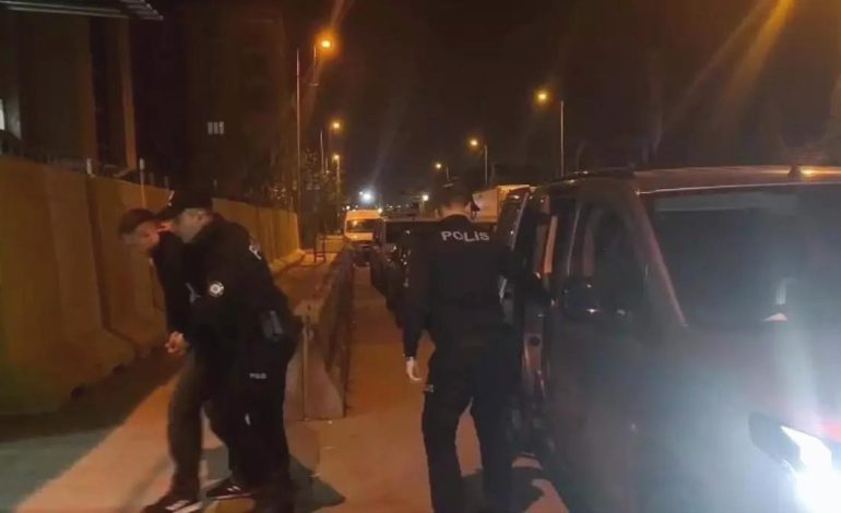Pendik’te asker uğurlama eğlencesinde havaya ateş açan şahıs yakalandı