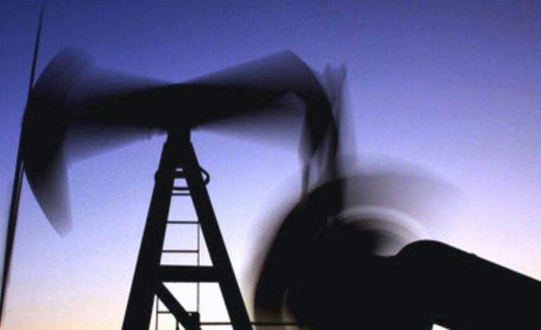 Petrol 4 yılın en düşük seviyesinden yükseldi