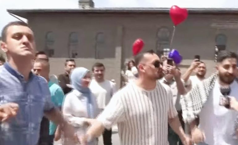 PKK kendisini feshetti: Diyarbakır’da halaylar çekildi