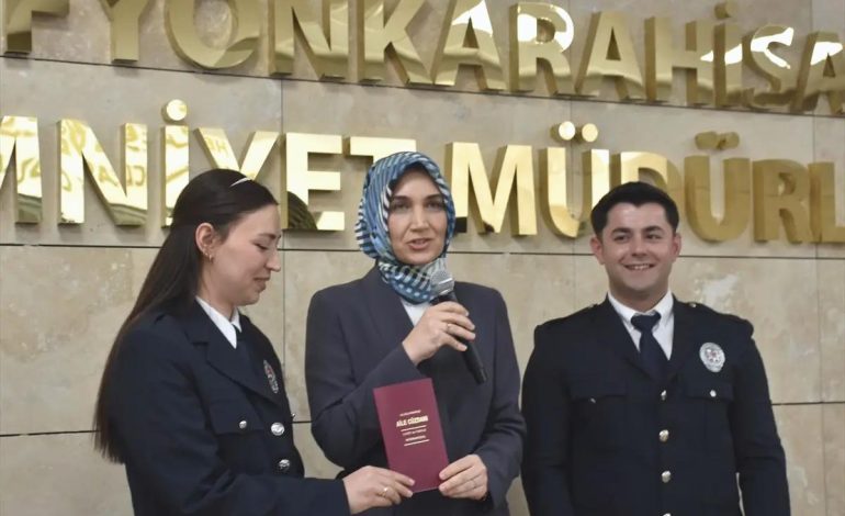 Polis Çiftten Üniformalı Nikah Töreni