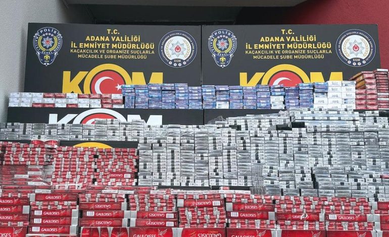 Polis durdurdu: İki araçtan 20 bin 500 paket çıktı