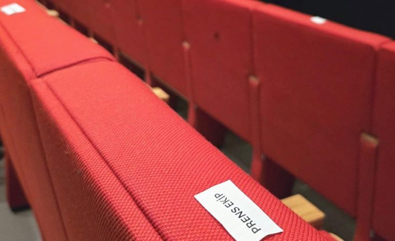 ‘Prens’ dizinin galası gerçekleşti. Ancak ne başrol ne teknik ekip hiç kimse katılmadı
