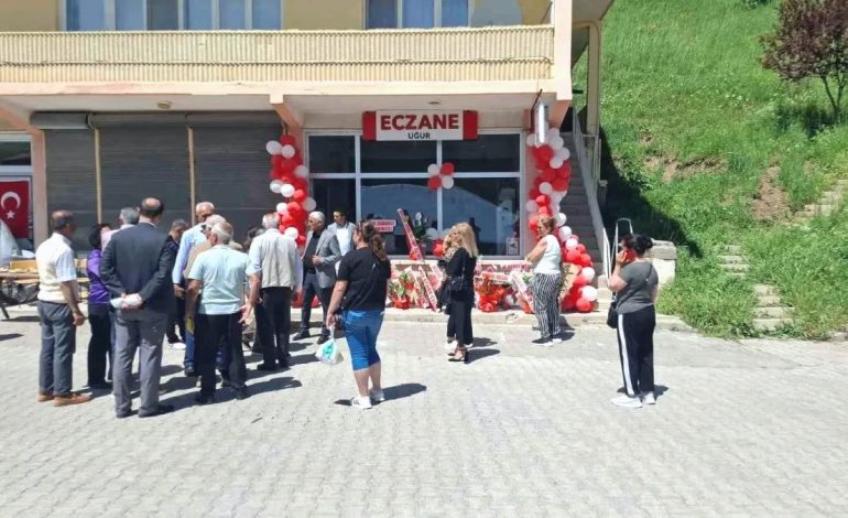Pülümür’de 18 Yıl Aradan Sonra Eczane Açıldı
