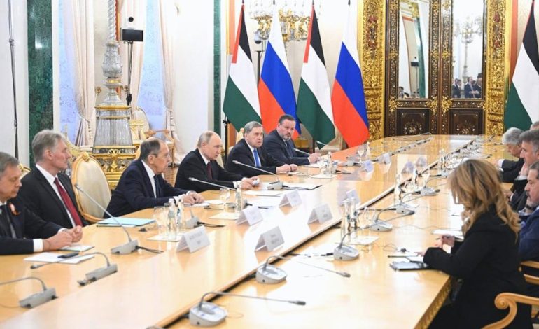 Putin, Filistin Devlet Başkanı Abbas ile görüştü
