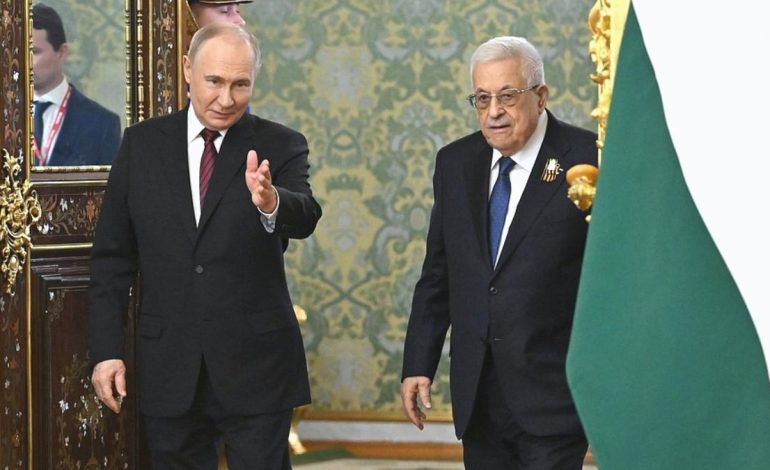 Putin, Filistin Devlet Başkanı Mahmud Abbas ile görüştü