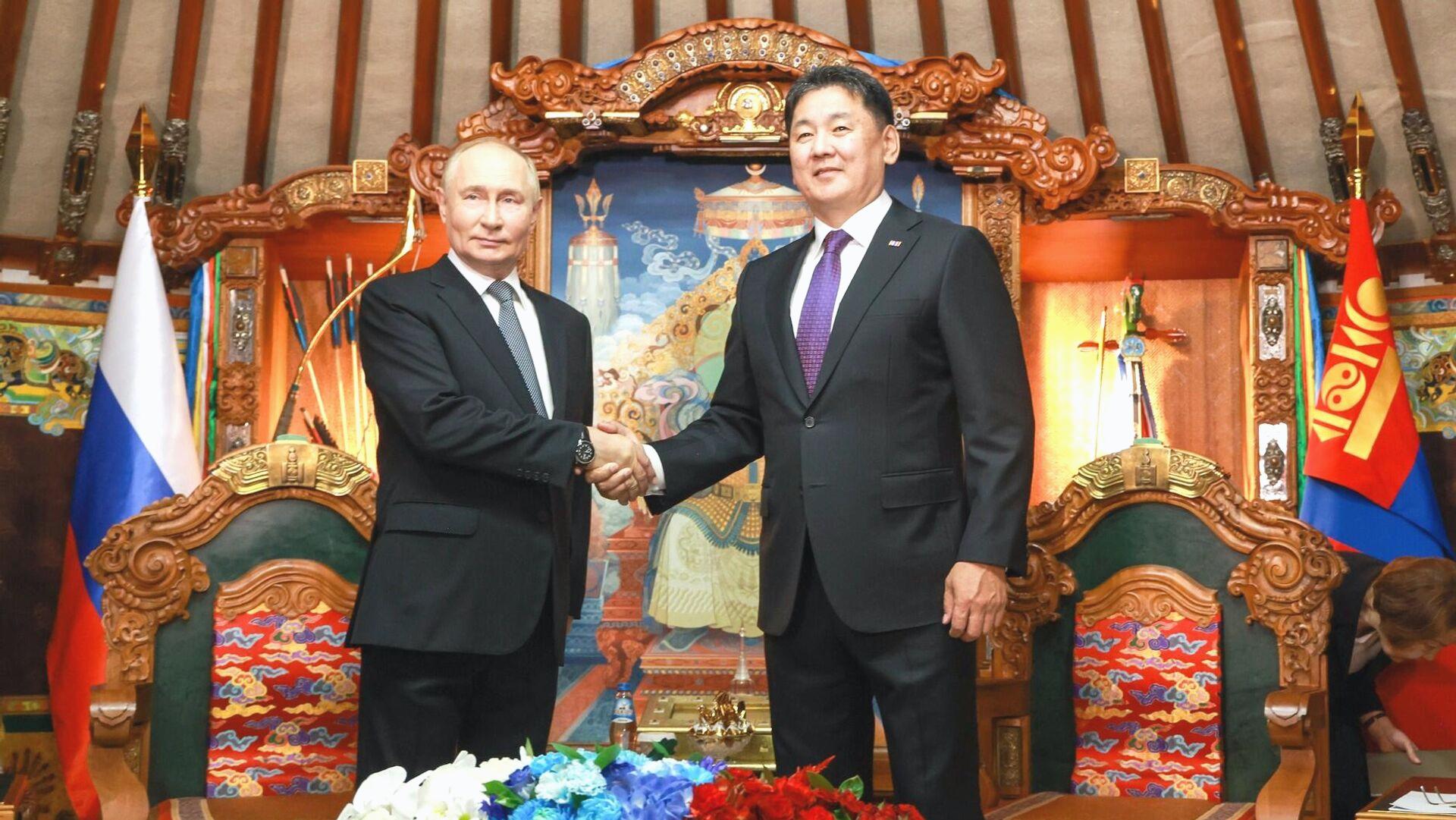 Putin Moğolistan Devlet Başkanı Khurelsukh ile görüştü