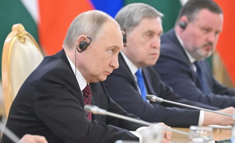 Putin ve Abbas Kremlin’de Bir Araya Geldi