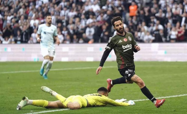 Rafa Silva’dan Etkileyici Performans