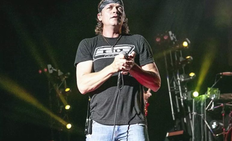 Rock dünyasından kötü haber! Brad Arnold dördüncü evre kanser