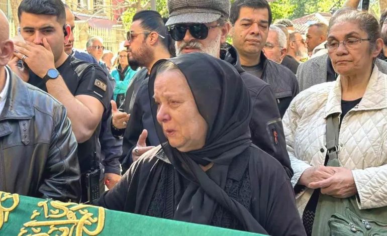 Roman Müziğinin Sevilen İsimlerinden Ayhan Küçükboyacı Hayatını Kaybetti