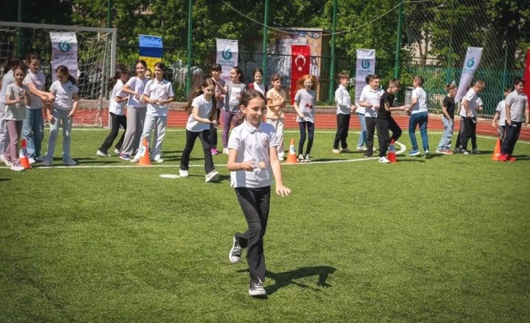 Romanya’da Türkçe Öğrenen Öğrencilere Kültür ve Lezzet Pikniği