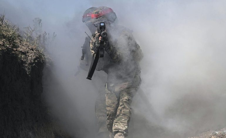 Rus ordusunun başarılı harekatı devam ediyor: Donbass’ta bir köy daha düşmandan alındı