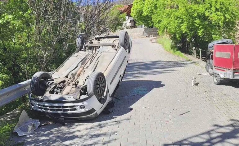 Safranbolu’da Ters Dönerek Kaza Yapan Otomobil Maddi Hasara Neden Oldu