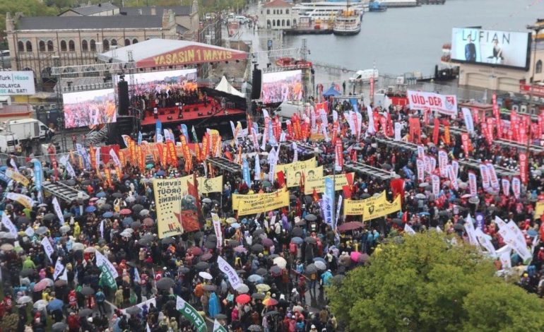 Sağanak, barikatlar ve yasaklar 1 Mayıs kutlamalarına engel olamadı!