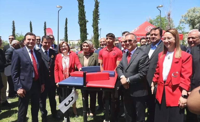 Şahin Bilek Güreşinde Zaferle Ayrıldı