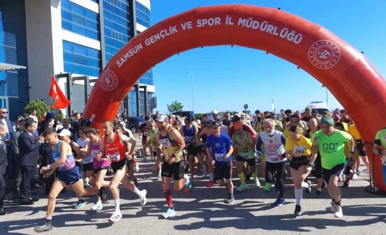 Samsun’da Uluslararası 19 Mayıs Yarı Maratonu Başladı