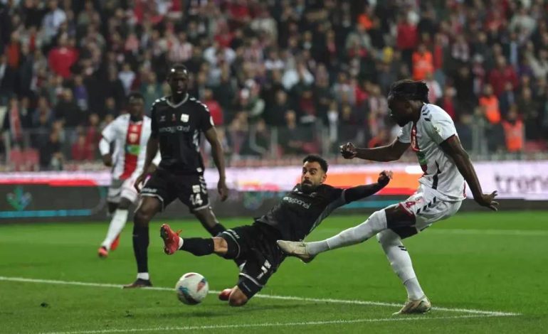 Samsunspor Evinde Önde