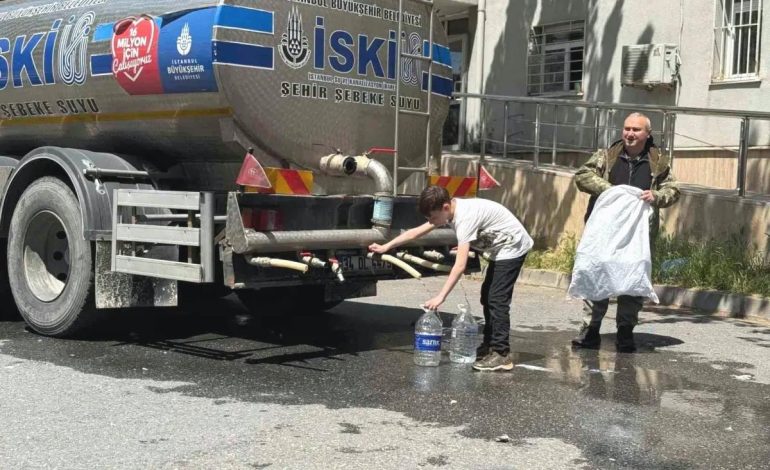 Sarıyer’de Yol Çökmesi, Ayazağa Mahallesi’nde Su Kesintisine Yol Açtı