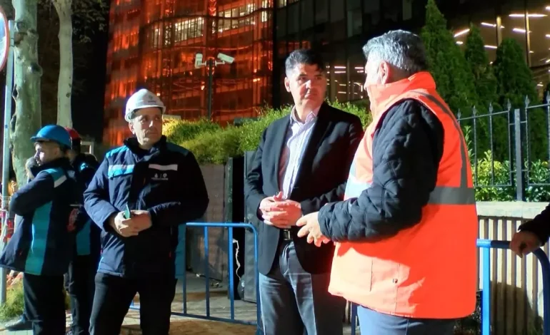 Sarıyer’de Yol Çökmesi Onarılıyor