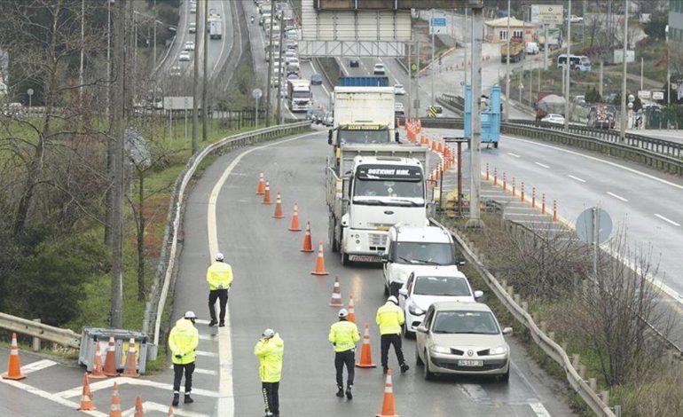 Şehirlerin giriş çıkışlarına maliyeci: Yollarda durdurulan kamyonlarda irsaliye, fatura olup olmadığı kontrol ediliyor
