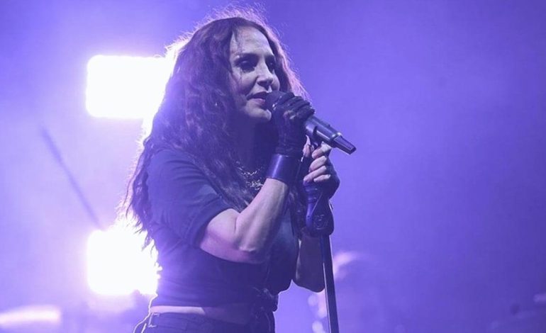 Sertab Erener de o slogana uydu, sosyal medya yıkıldı