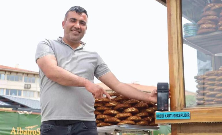Simitçiden Kredi Kartıyla Ödeme Dönemi