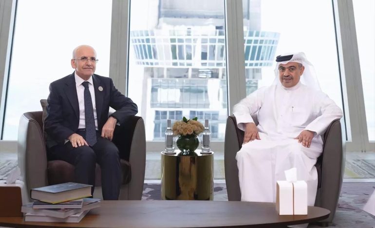 Şimşek Doha’da Yatırım Fırsatlarını Tanıttı