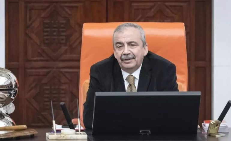 Sırrı Süreyya Önder kimdir? Sırrı Süreyya Önder kaç yaşında, nereli?