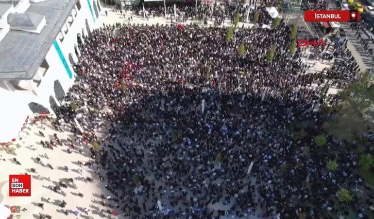 Sırrı Süreyya Önder’in cenazesindeki kalabalık havadan böyle görüntülendi.