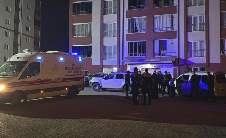 Sivas’ta vahşet: İki kardeş evde boğazları kesilmiş halde ölü bulundu