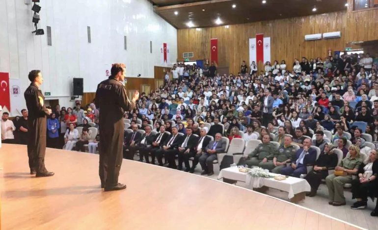 SOLOTÜRK Elazığ’da Uçuş Gösterisi ve Söyleşi Düzenledi