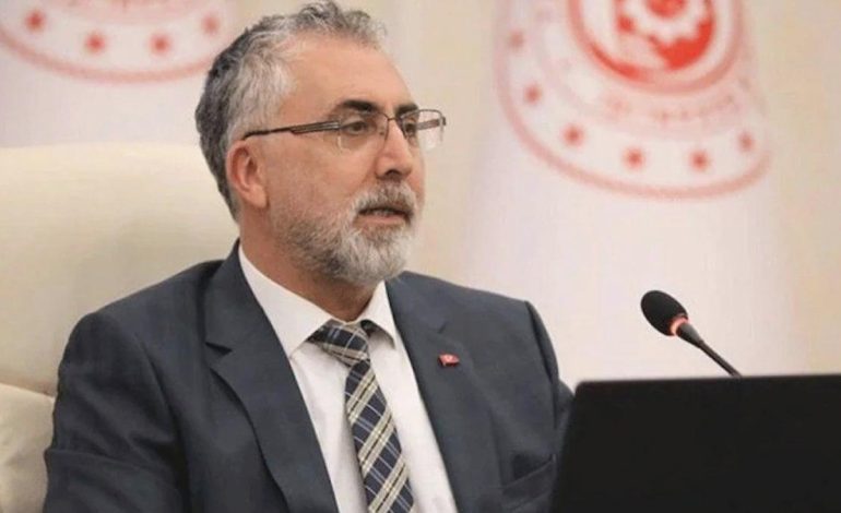 Son Dakika… Bakan Işıkhan’dan ‘asgari ücrete ara zam’ ve ‘ev kadınlarına emeklilik’ açıklaması: İlk kez tarih verdi!